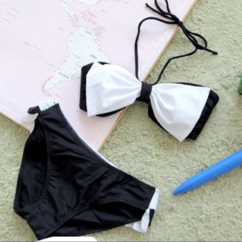 Bow Tie Ruffled Bikini - Picture 2 of 4